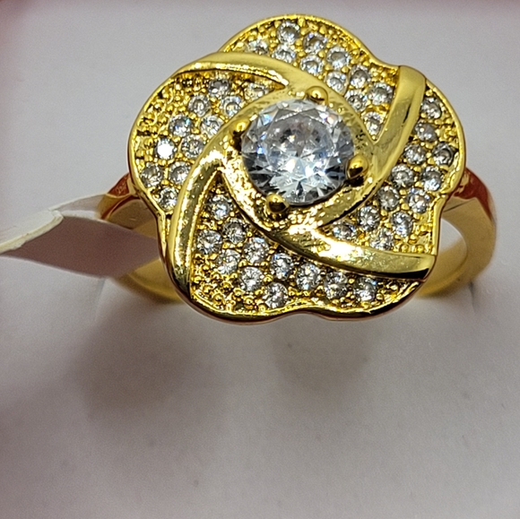 Emarati plated Gold er Blossom white stone work cocktail Ring size 7 - Picture 1 of 7